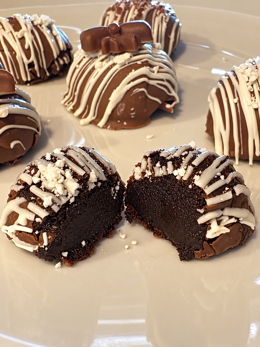 Inside view of Nutella Oreo Chocolate Truffle filling